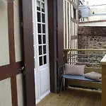 Apartman Effet 2 *